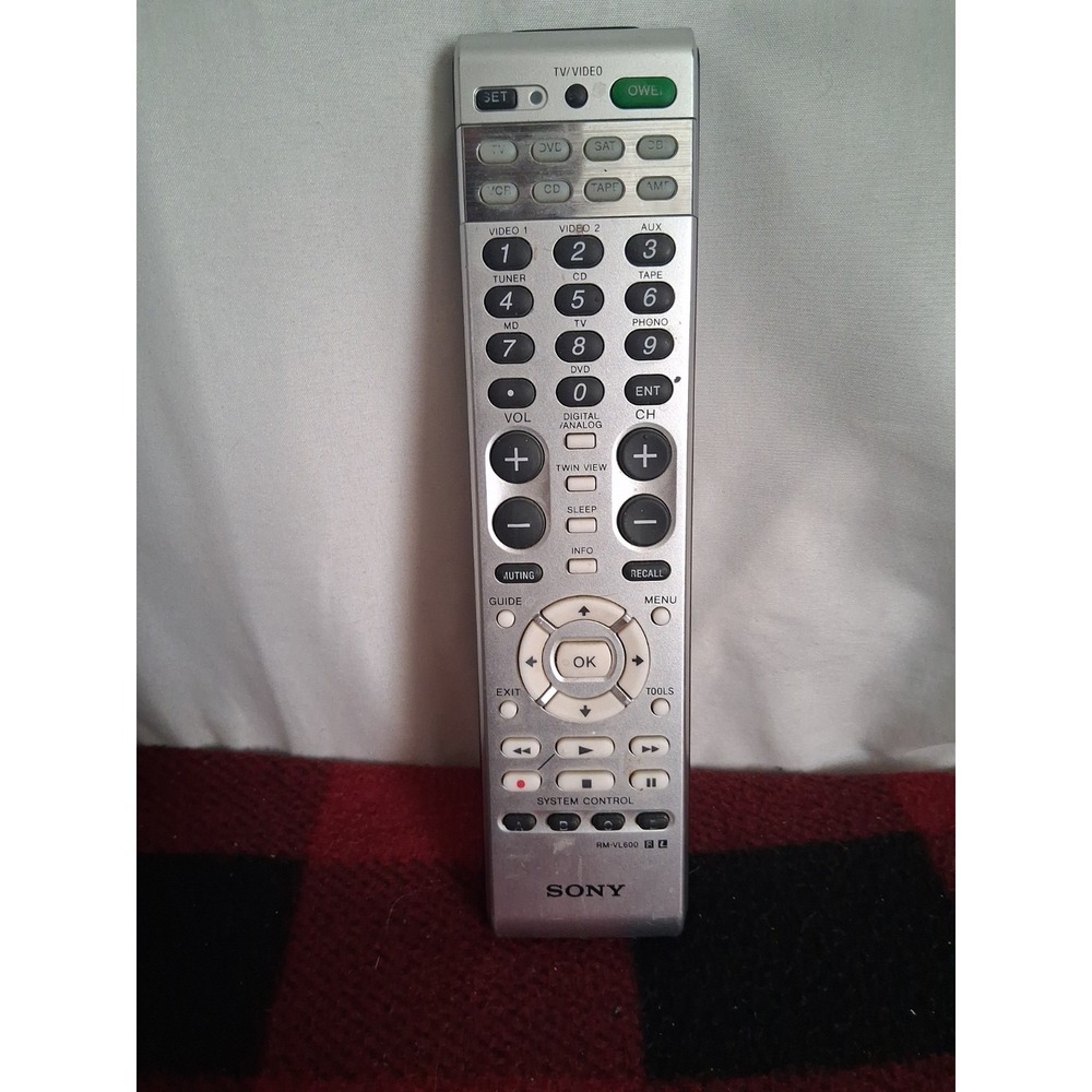 Sony RM-VL600 8 Device Universal Remote - TV, DVD, SAT, CBL, VCR, CD, TAPE, AMP